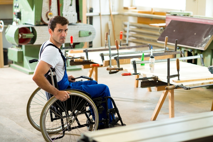 Afin d’améliorer le taux d’emploi des travailleurs handicapés, la loi pour la Liberté de choisir son avenir professionnel a simplifié le dispositif actuel et l’a étendu à toutes les entreprises dès 2020.